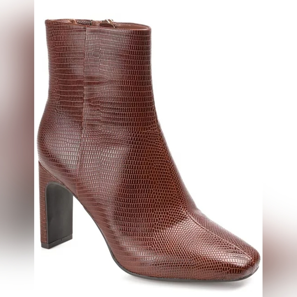 NWOB- Journee Collection Brown Textured Ankle Boots